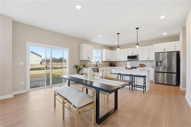 9021 SW 5th Street, Blue Springs, MO 64064