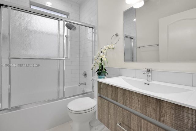 18322 SW 94th Ct, Palmetto Bay, FL 33157