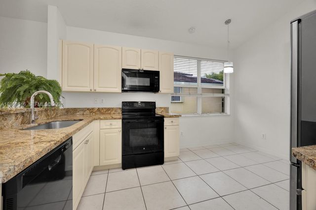 18322 SW 94th Ct, Palmetto Bay, FL 33157