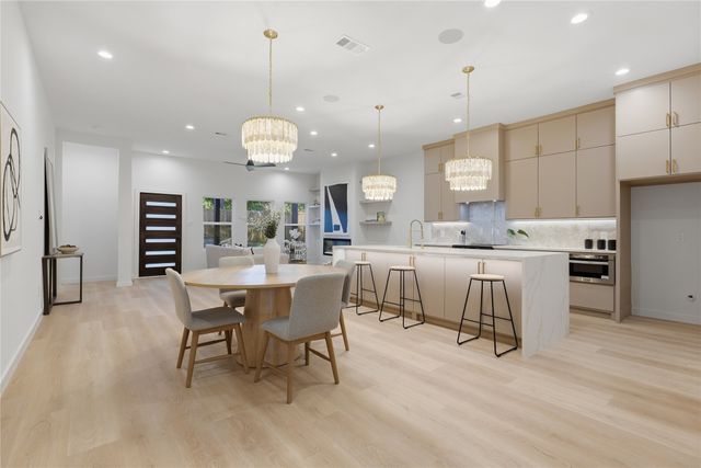 817 Brooks Avenue, Dallas, TX 75208