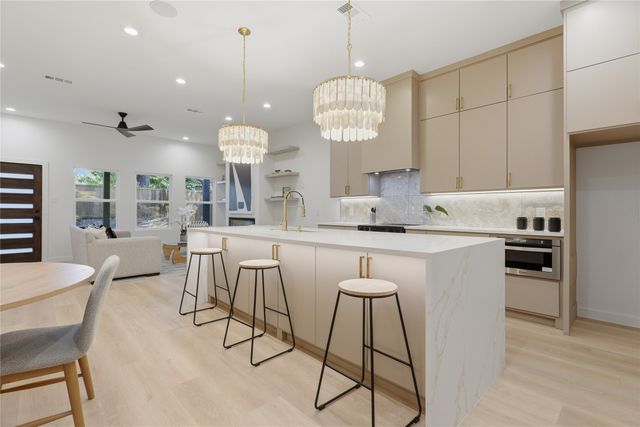 817 Brooks Avenue, Dallas, TX 75208
