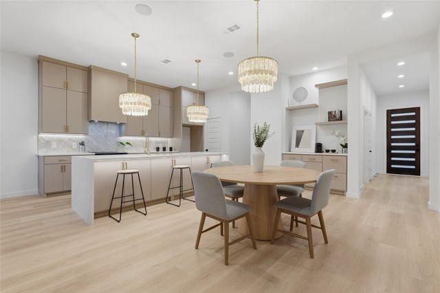 817 Brooks Avenue, Dallas, TX 75208