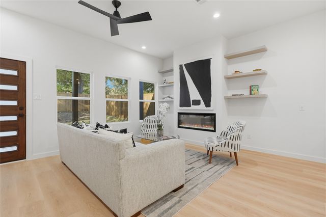 817 Brooks Avenue, Dallas, TX 75208