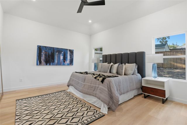 817 Brooks Avenue, Dallas, TX 75208