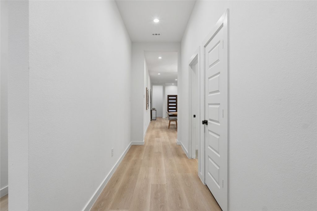 817 Brooks Avenue, Dallas, TX 75208 — photo 2