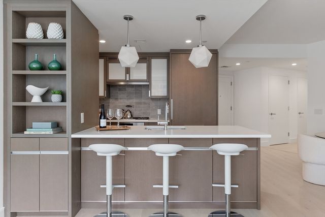 100 Lovejoy Wharf 6C, Boston, MA 02114