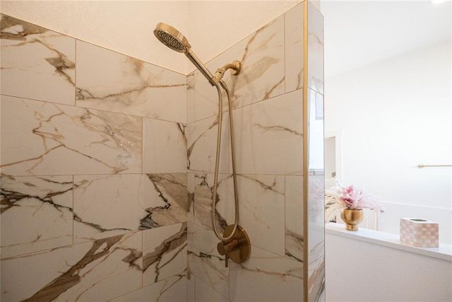 20900 NE 63 Street, Harrah, OK 73045