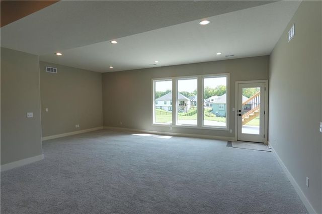 12735 N Champanel Way, Platte City, MO 64079