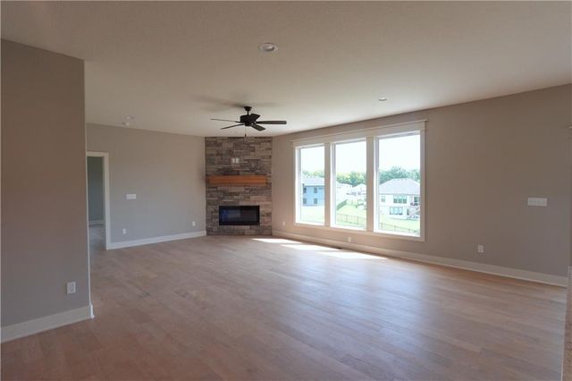 12735 N Champanel Way, Platte City, MO 64079