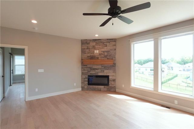 12735 N Champanel Way, Platte City, MO 64079