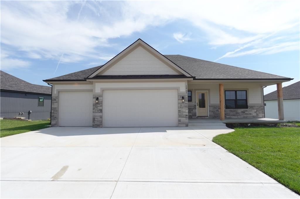 12735 N Champanel Way, Platte City, MO 64079