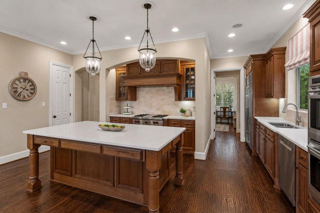 30 Waters Lake Boulevard, Missouri City, TX 77459