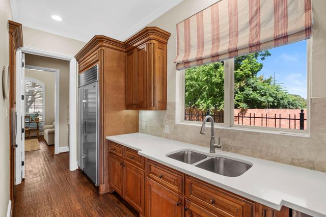 30 Waters Lake Boulevard, Missouri City, TX 77459