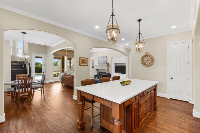 30 Waters Lake Boulevard, Missouri City, TX 77459