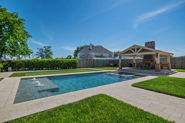 30 Waters Lake Boulevard, Missouri City, TX 77459