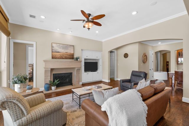 30 Waters Lake Boulevard, Missouri City, TX 77459