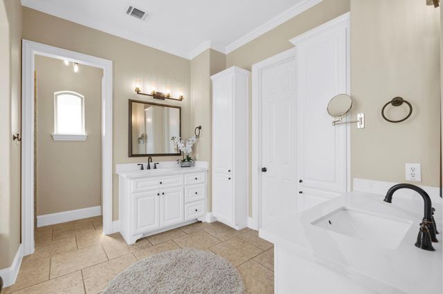 30 Waters Lake Boulevard, Missouri City, TX 77459