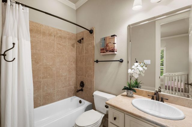 30 Waters Lake Boulevard, Missouri City, TX 77459