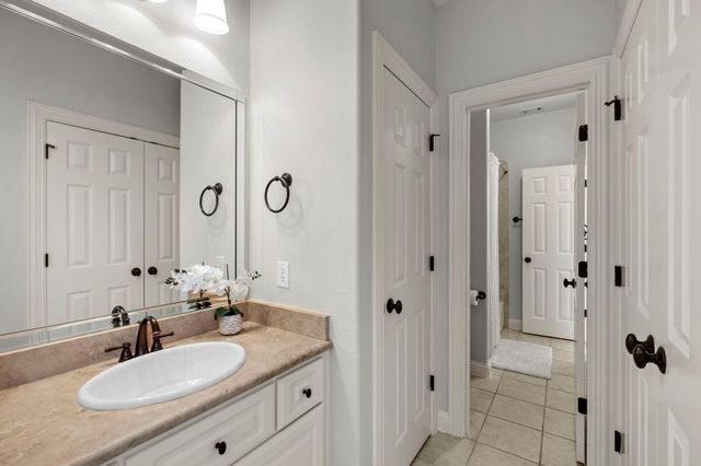 30 Waters Lake Boulevard, Missouri City, TX 77459