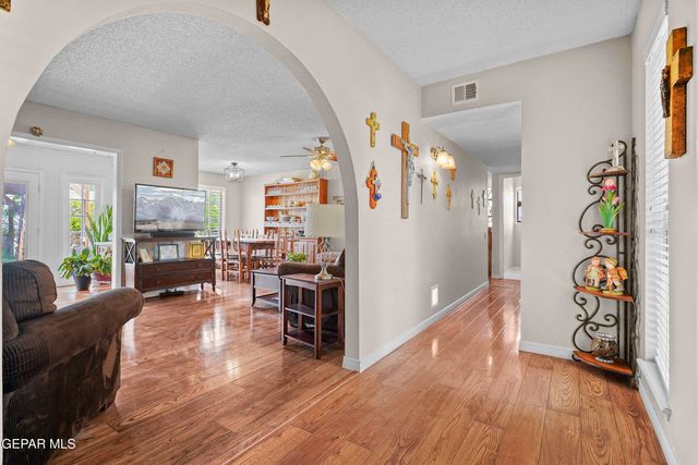 207 SERRANIA Drive, El Paso, TX 79932
