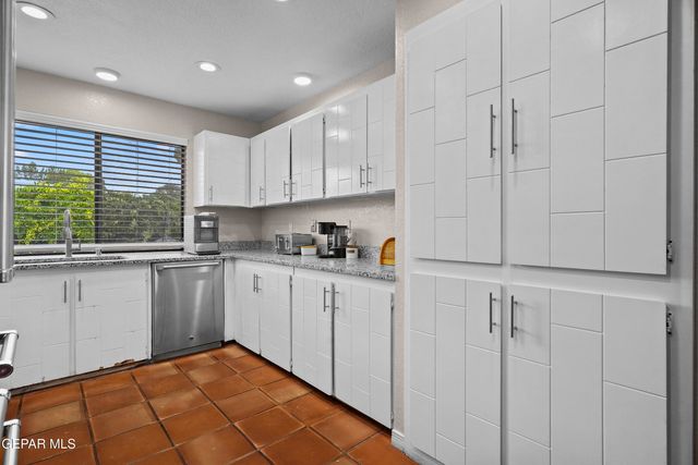 207 SERRANIA Drive, El Paso, TX 79932