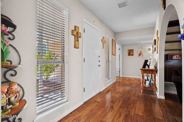 207 SERRANIA Drive, El Paso, TX 79932