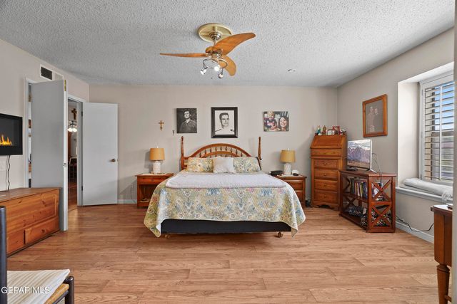 207 SERRANIA Drive, El Paso, TX 79932