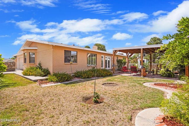207 SERRANIA Drive, El Paso, TX 79932