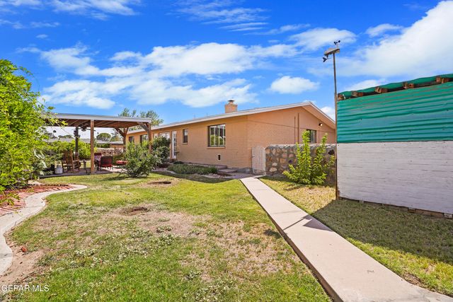 207 SERRANIA Drive, El Paso, TX 79932