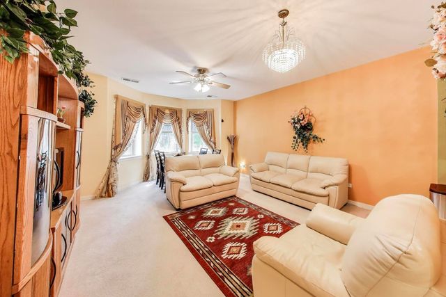 1016 S Racine Avenue 201, Chicago, IL 60607