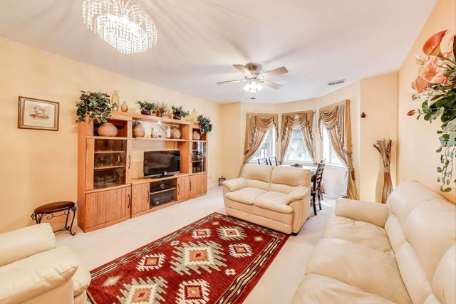 1016 S Racine Avenue 201, Chicago, IL 60607