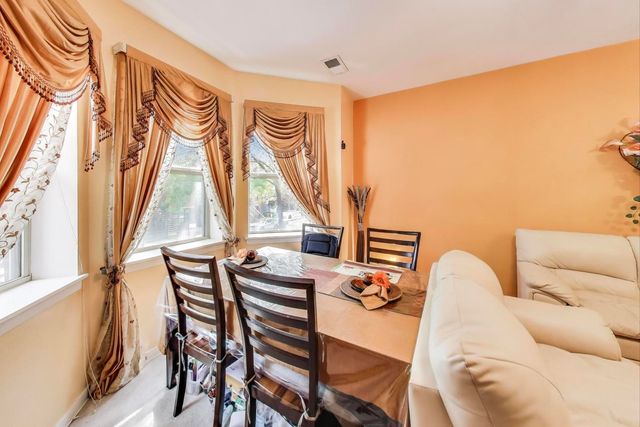 1016 S Racine Avenue 201, Chicago, IL 60607