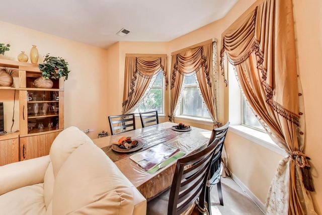 1016 S Racine Avenue 201, Chicago, IL 60607