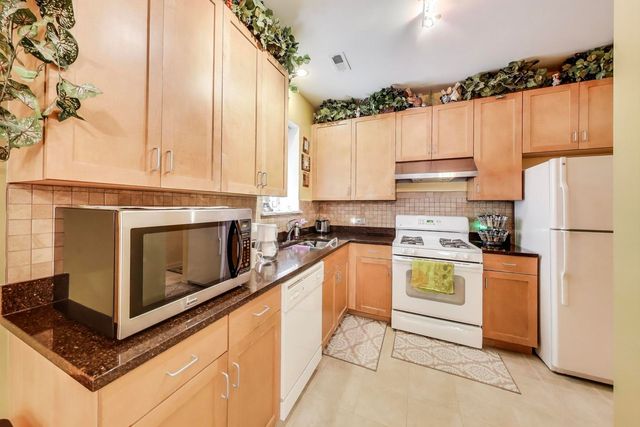 1016 S Racine Avenue 201, Chicago, IL 60607