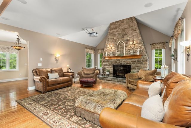 6 Shawns Way, Somersworth, NH 03878