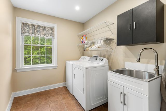 6 Shawns Way, Somersworth, NH 03878