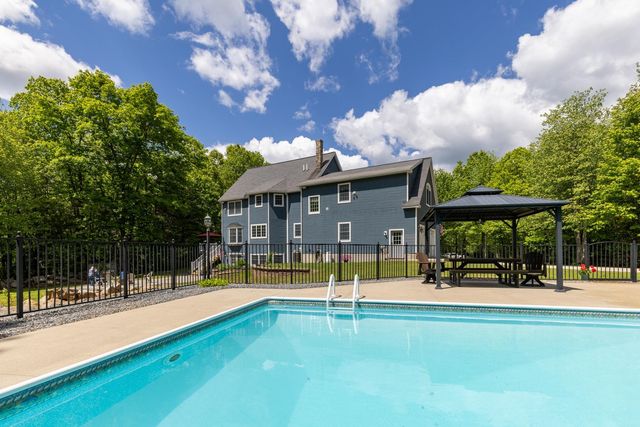 6 Shawns Way, Somersworth, NH 03878