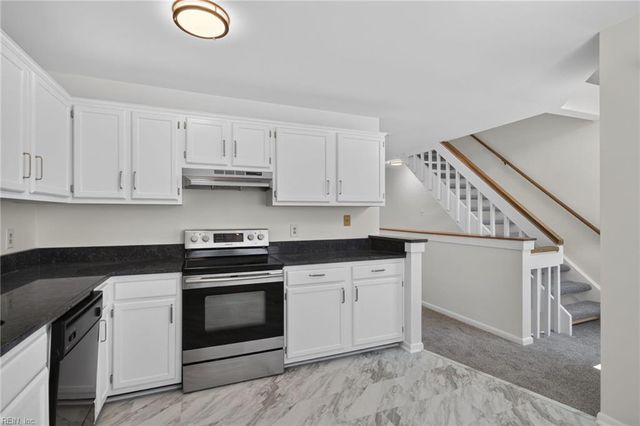 2215 Hermit Thrush LN, Virginia Beach, VA 23455