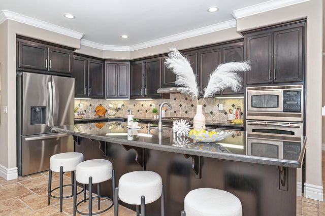 2110 Blackheath Ln, Roseville, CA 95678