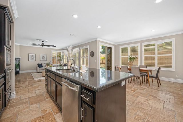 2110 Blackheath Ln, Roseville, CA 95678