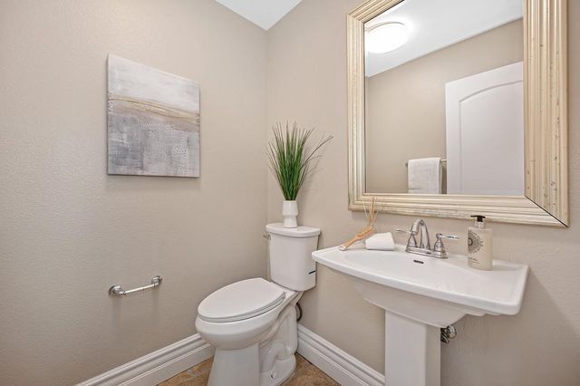 2110 Blackheath Ln, Roseville, CA 95678