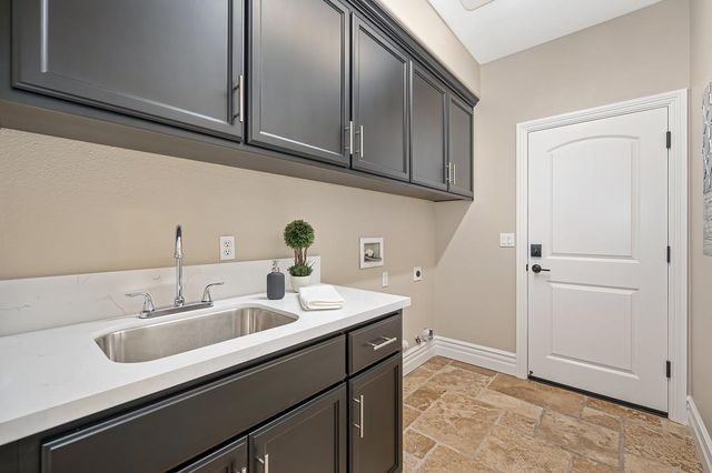 2110 Blackheath Ln, Roseville, CA 95678