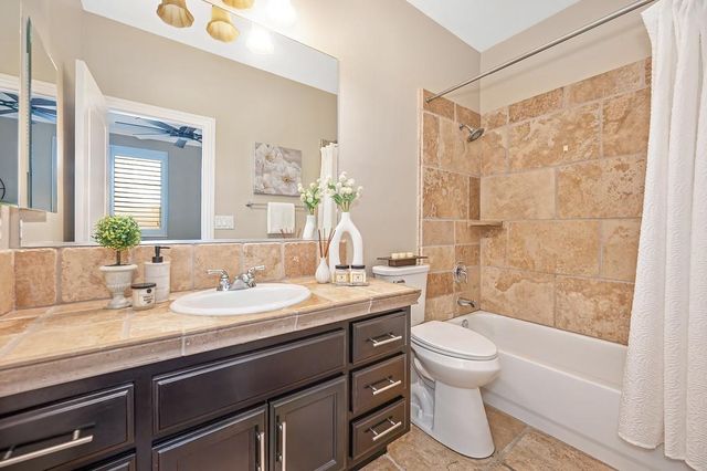 2110 Blackheath Ln, Roseville, CA 95678