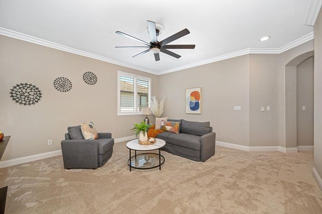 2110 Blackheath Ln, Roseville, CA 95678