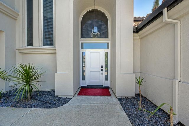 2110 Blackheath Ln, Roseville, CA 95678