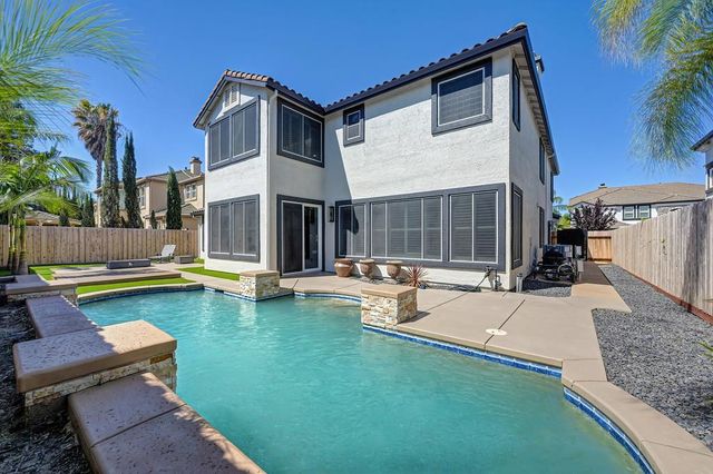 2110 Blackheath Ln, Roseville, CA 95678