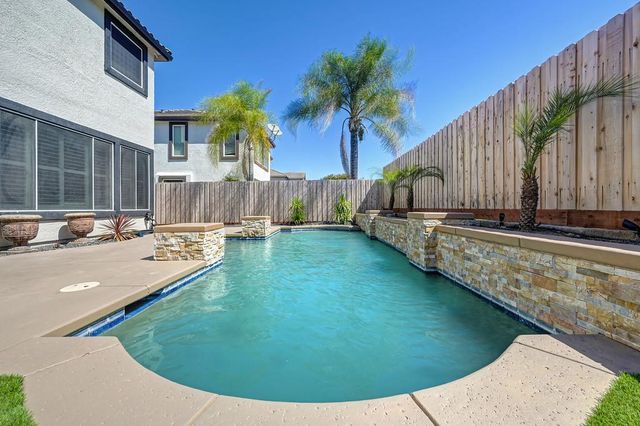 2110 Blackheath Ln, Roseville, CA 95678