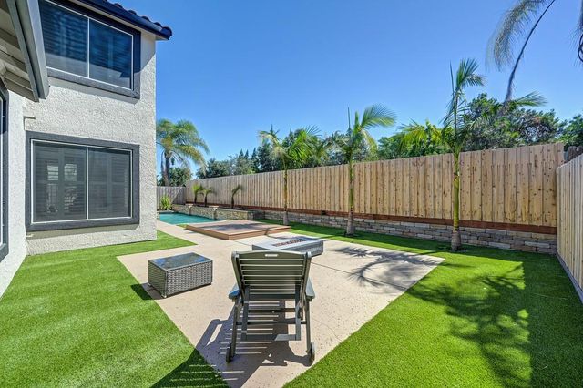 2110 Blackheath Ln, Roseville, CA 95678