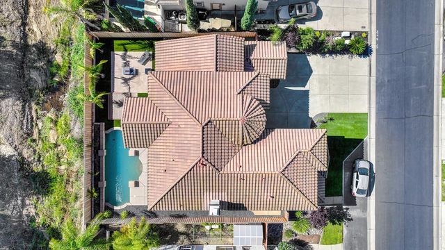 2110 Blackheath Ln, Roseville, CA 95678
