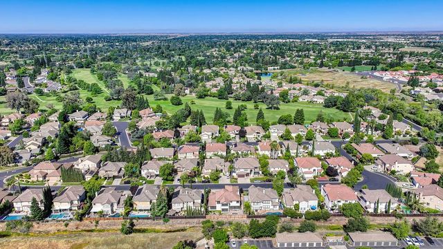 2110 Blackheath Ln, Roseville, CA 95678